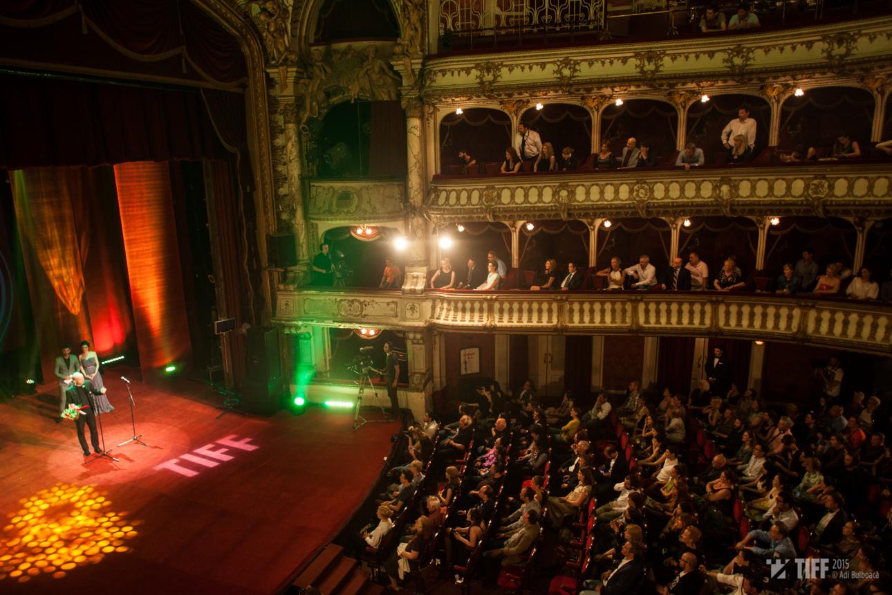 http://tiff.reea/sites/default/files/covor_rosu_si_gala_06_06_adi_bulboaca_web-3210_0.jpg
